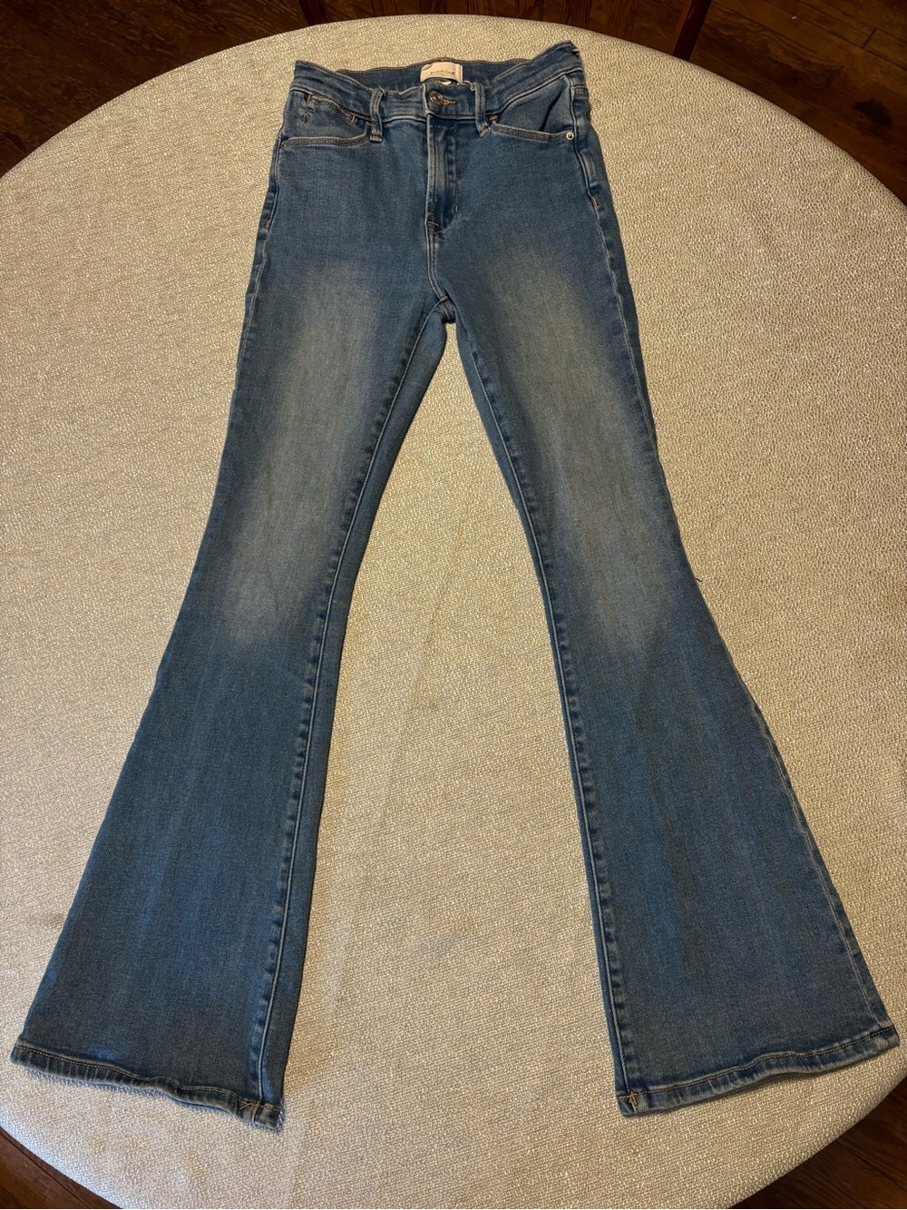 FRAME Le High Flare in light wash Size 26